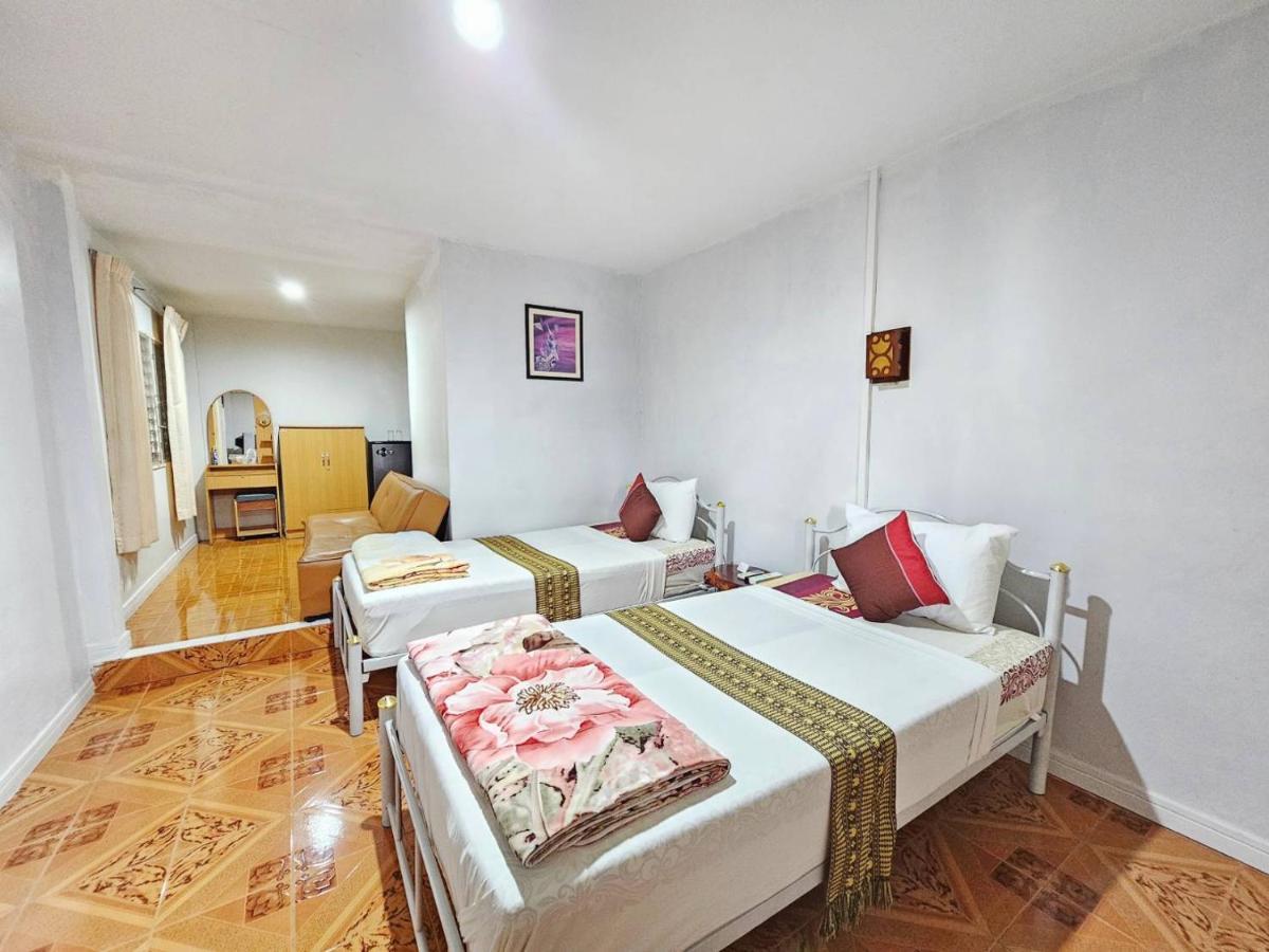 P.California Inter Hostel Nang Rong Εξωτερικό φωτογραφία