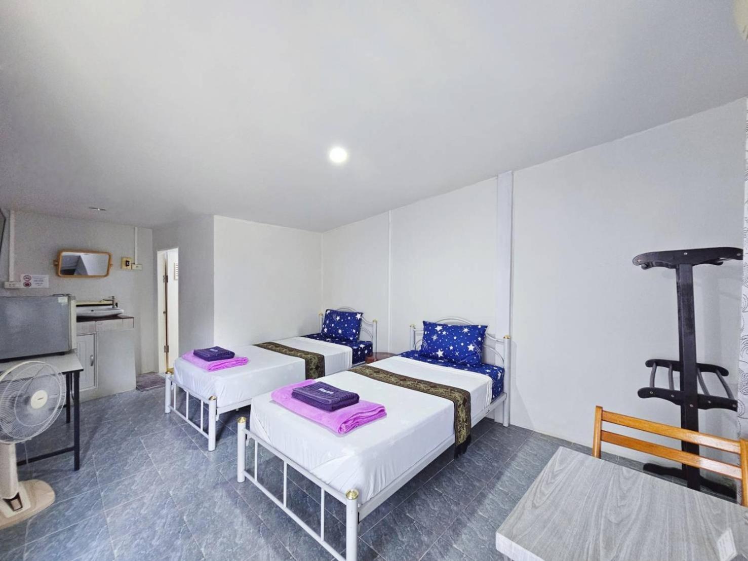 P.California Inter Hostel Nang Rong Εξωτερικό φωτογραφία