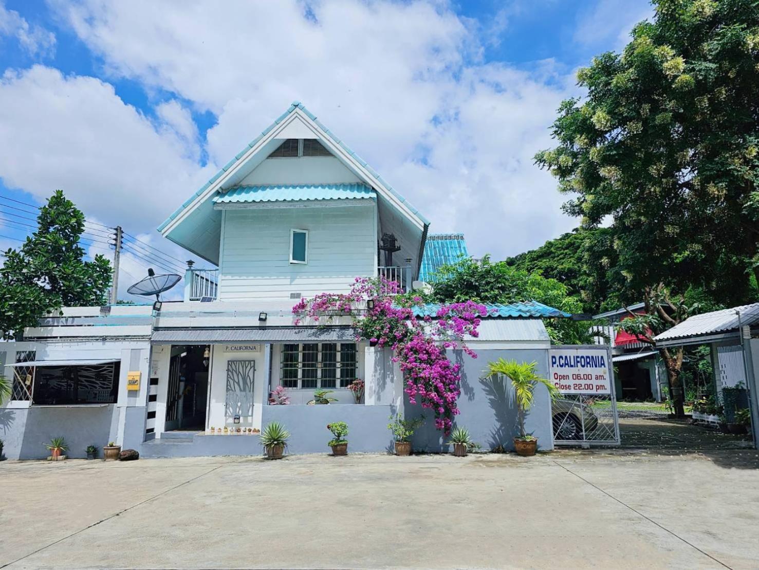 P.California Inter Hostel Nang Rong Εξωτερικό φωτογραφία